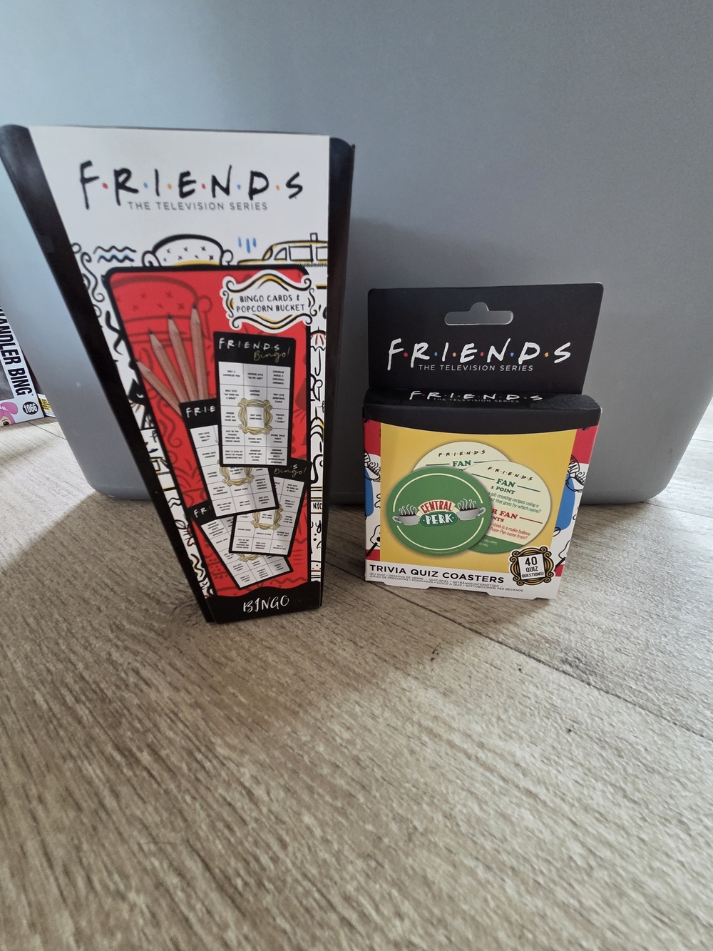 FRIENDS Trivia Quiz Coasters & Bingo Set - Red, Yellow, Green